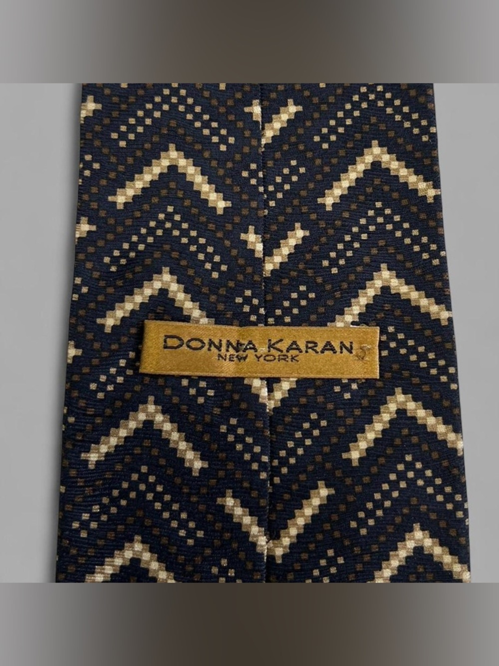 Vintage 90’s Donna Karan 100% Italian Silk Geometric Design Casual Preppy Tie